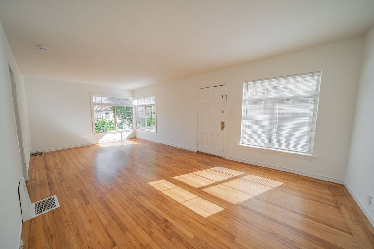 Apartment for rent at 2526 Ivy Dr, Oakland, CA 94606