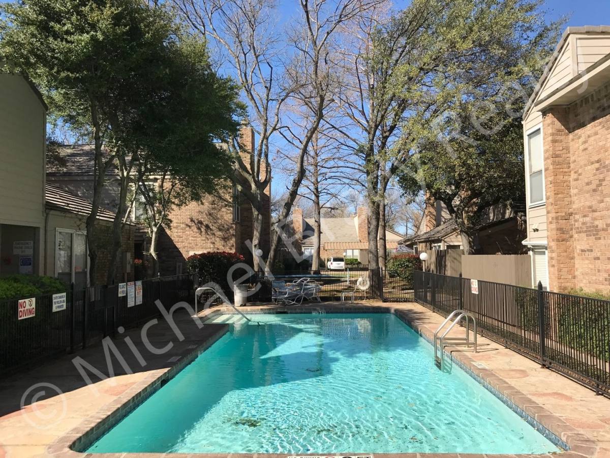 Condo for rent at 1101 Brighton Dr, Arlington, TX 76012