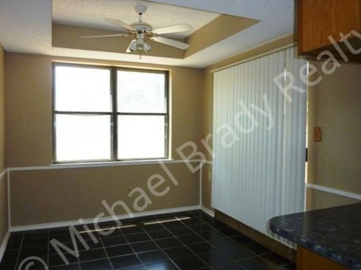 Condo for rent at 1101 Brighton Dr, Arlington, TX 76012