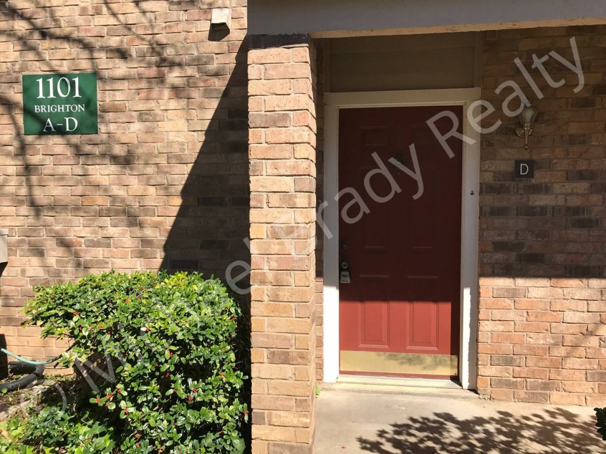 Condo for rent at 1101 Brighton Dr, Arlington, TX 76012