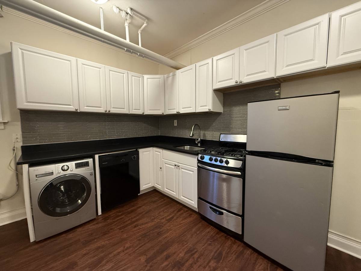 Apartment for rent at 2129 N Dayton St #G3, Chicago, IL 60614