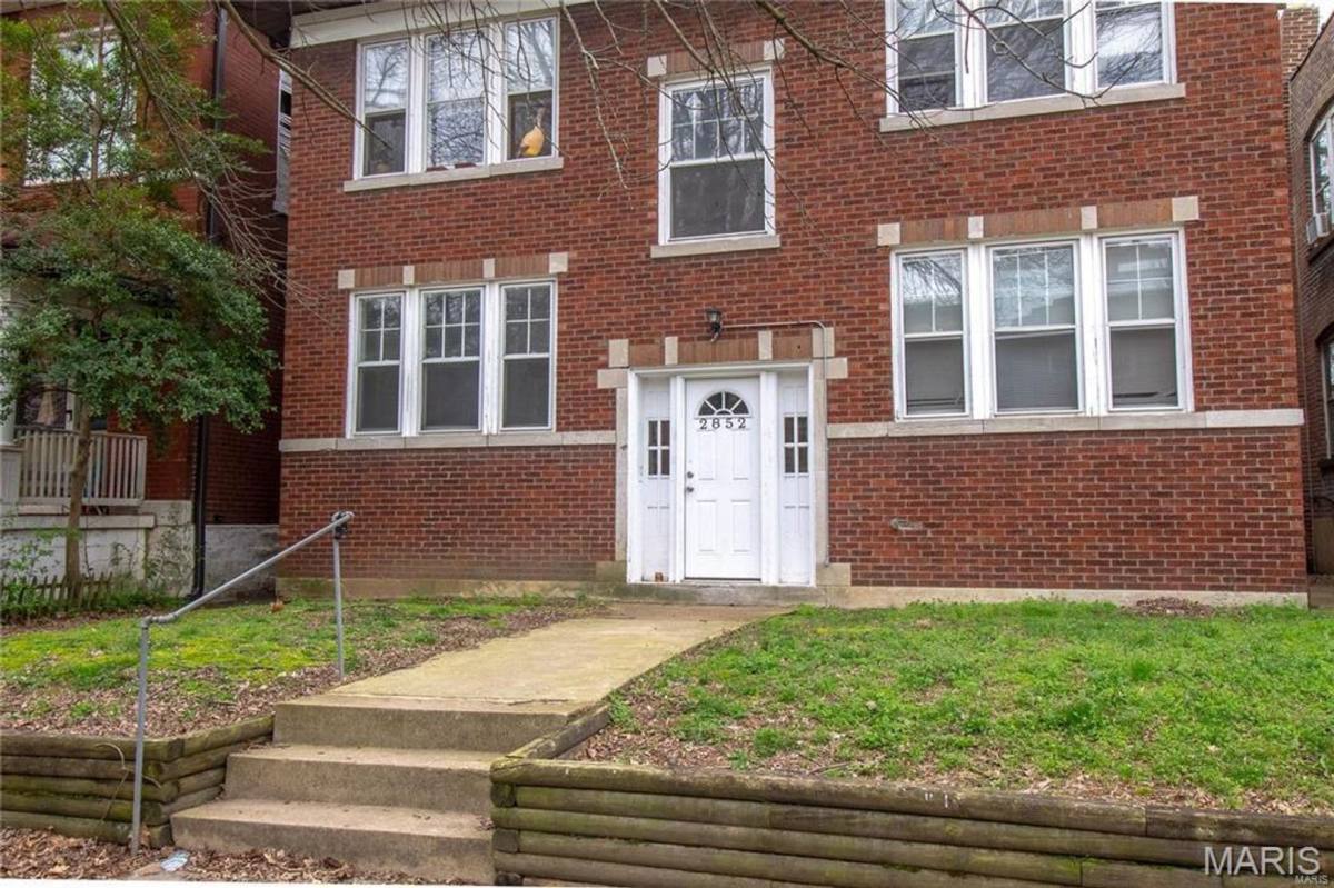Apartment for rent at 2852 Shenandoah Ave, Saint Louis, MO 63104