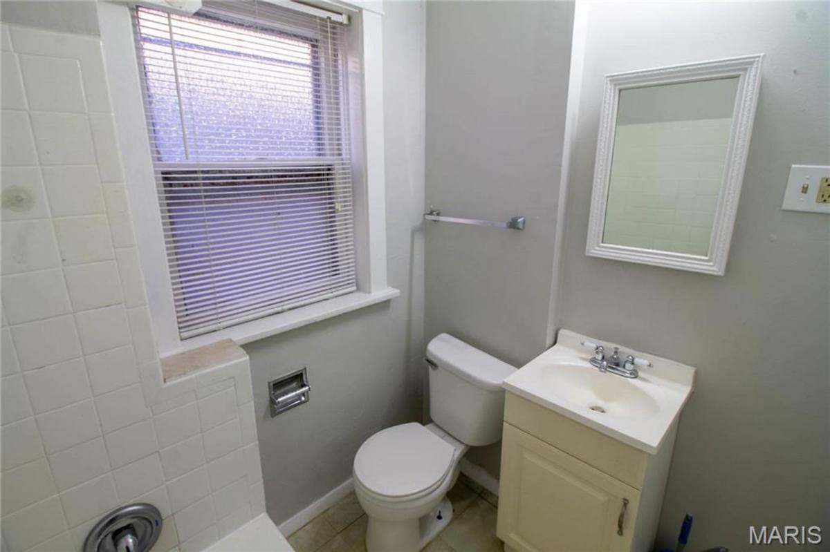 Apartment for rent at 2852 Shenandoah Ave, Saint Louis, MO 63104