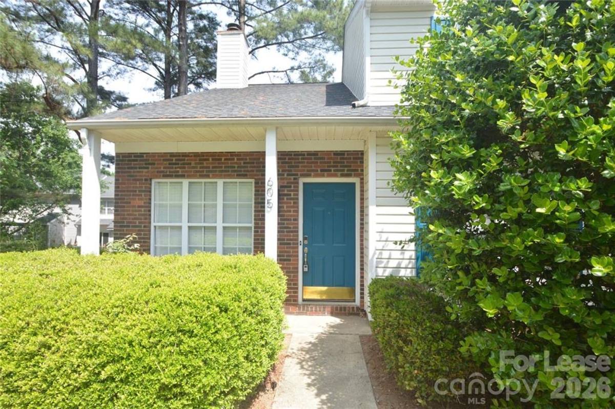 House for rent at 605 Mountainwater Dr, Charlotte, NC 28262