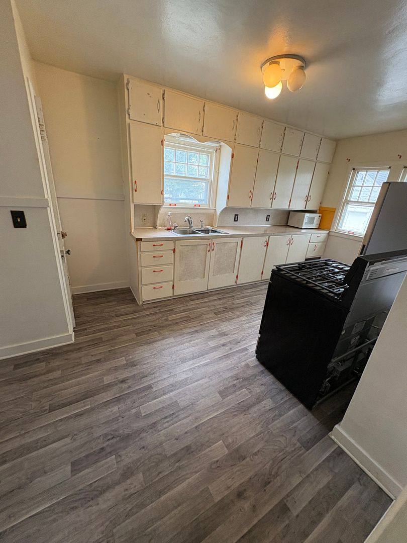House for rent at 440 Cutler St, Waterloo, IA 50703