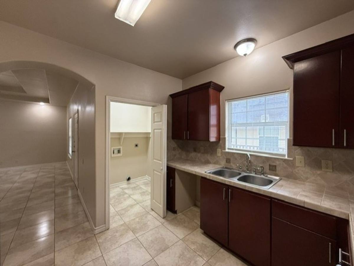 Apartment for rent at 710 Alta Vista, Laredo, TX 78041