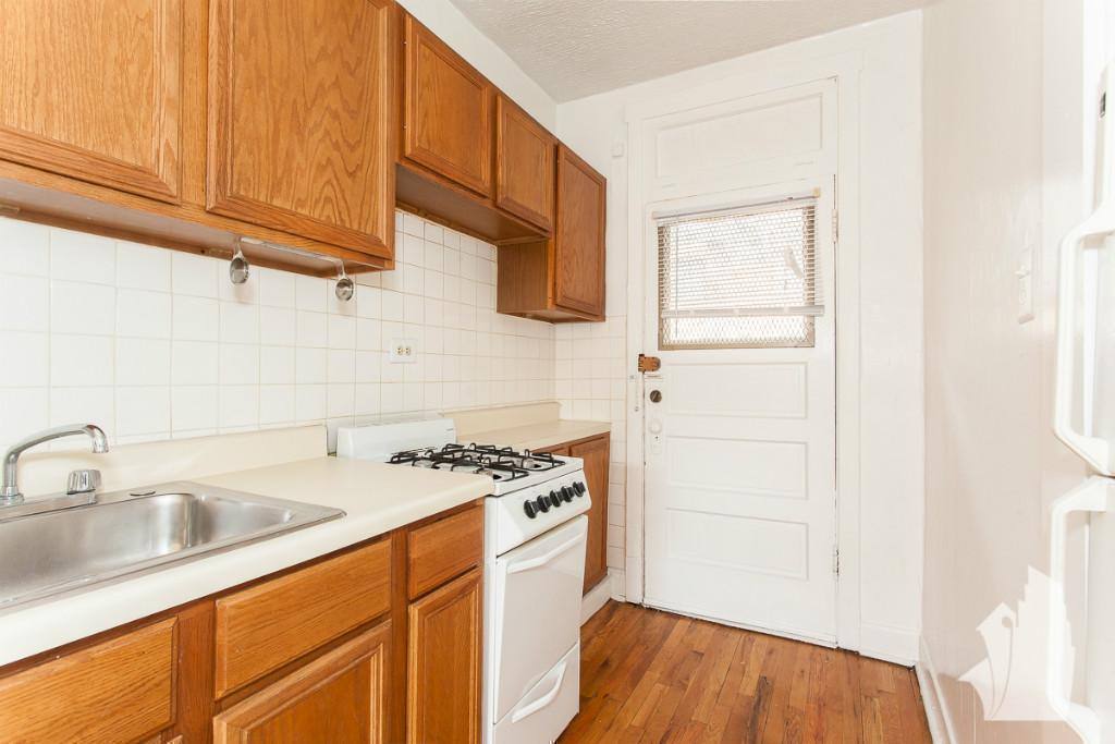 Apartment for rent at 622 W Cornelia Ave #N2, Chicago, IL 60657