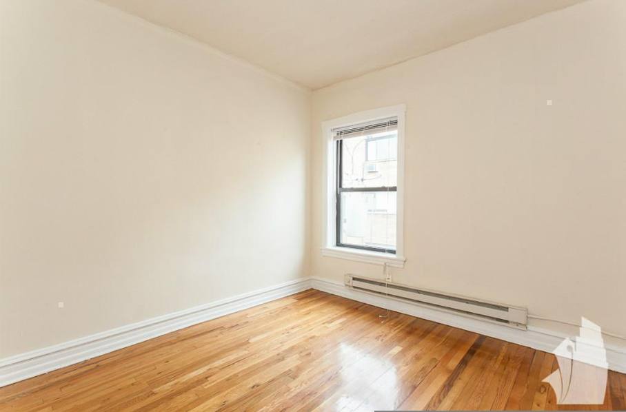 Apartment for rent at 622 W Cornelia Ave #N2, Chicago, IL 60657