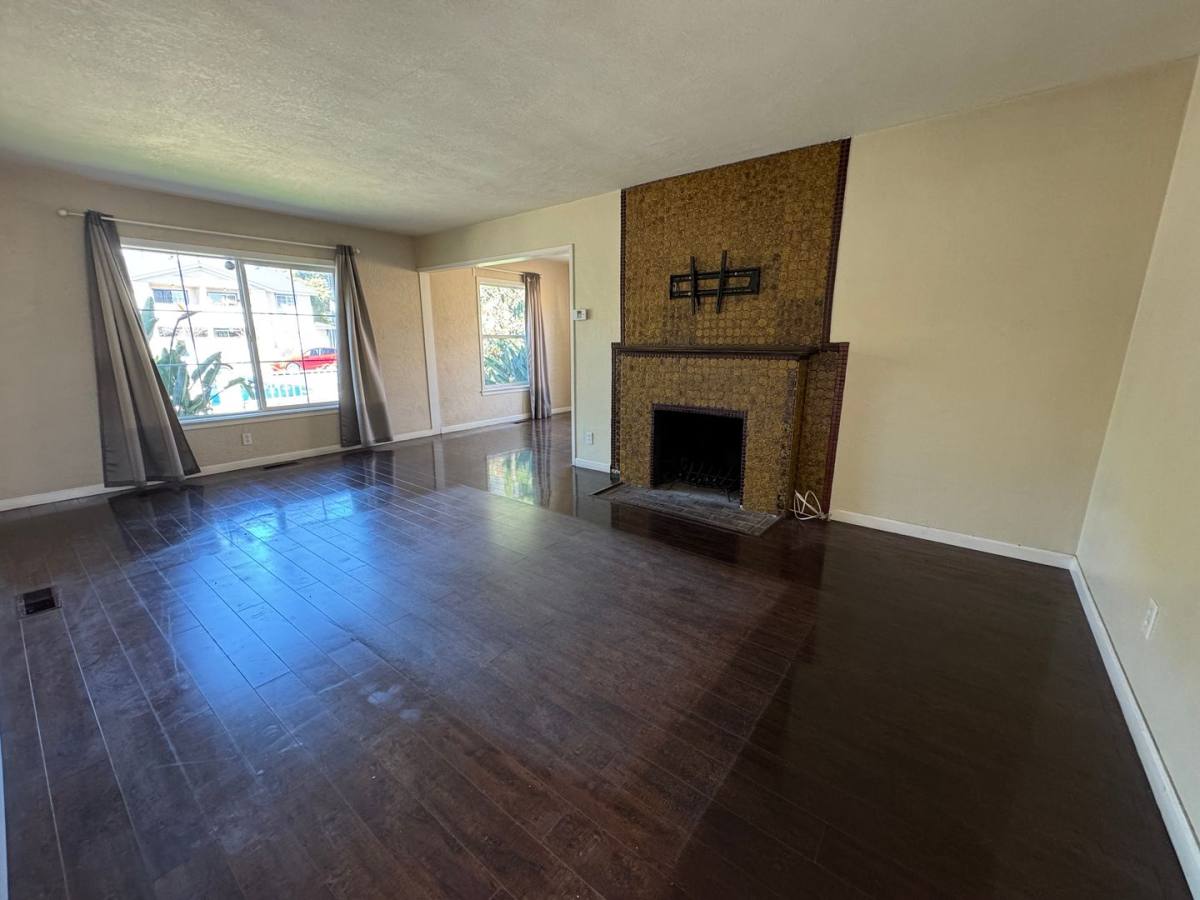 House for rent at 564 E St, Chula Vista, CA 91910