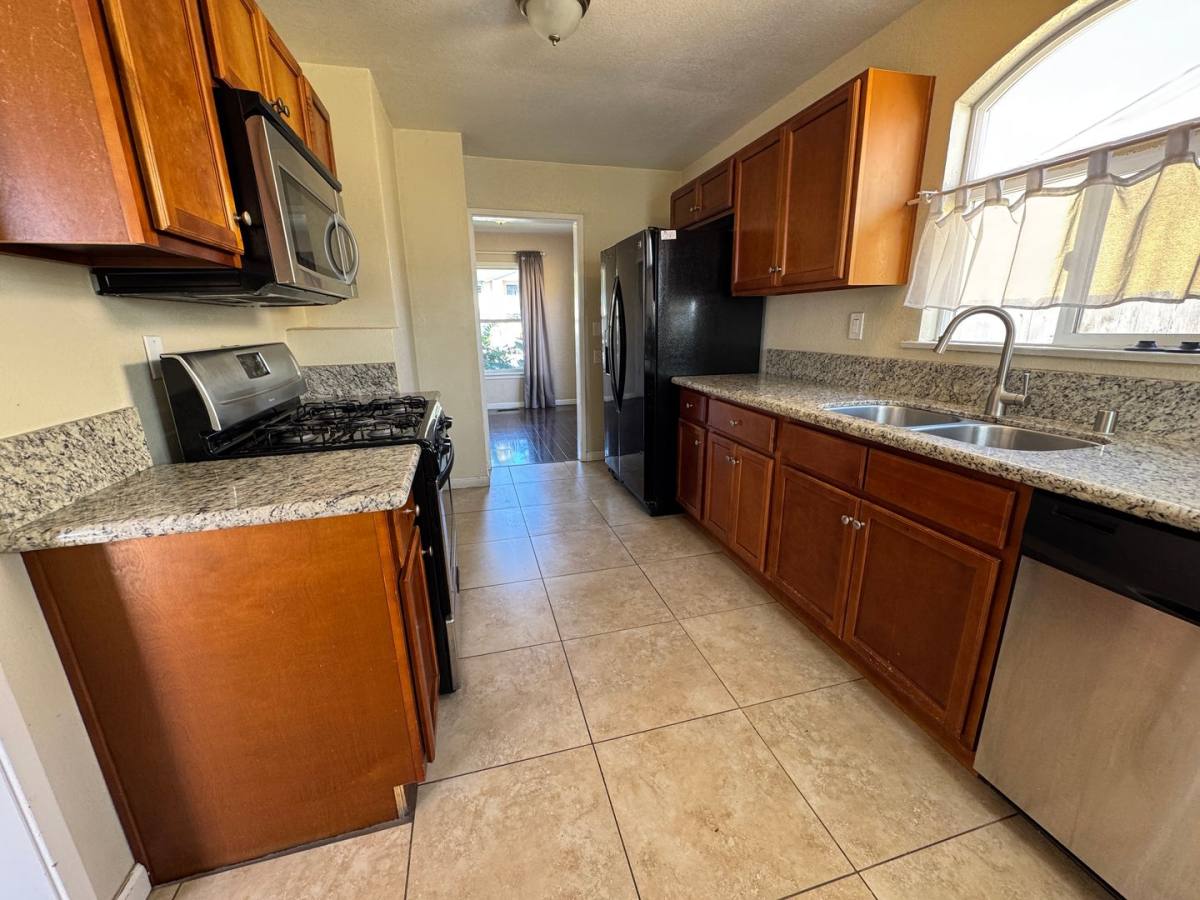 House for rent at 564 E St, Chula Vista, CA 91910