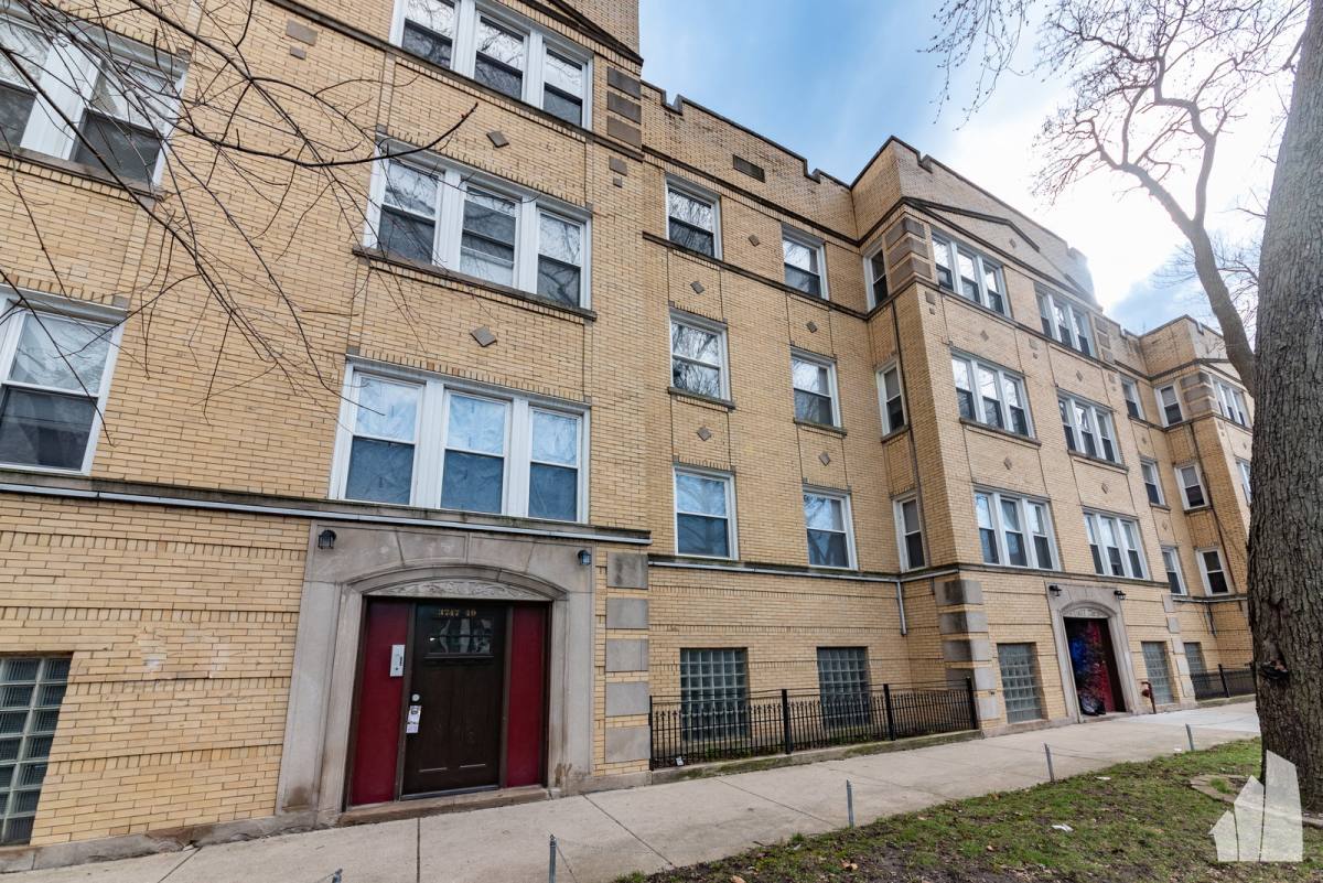 Apartment for rent at 3751 W Sunnyside Ave #51-1, Chicago, IL 60625