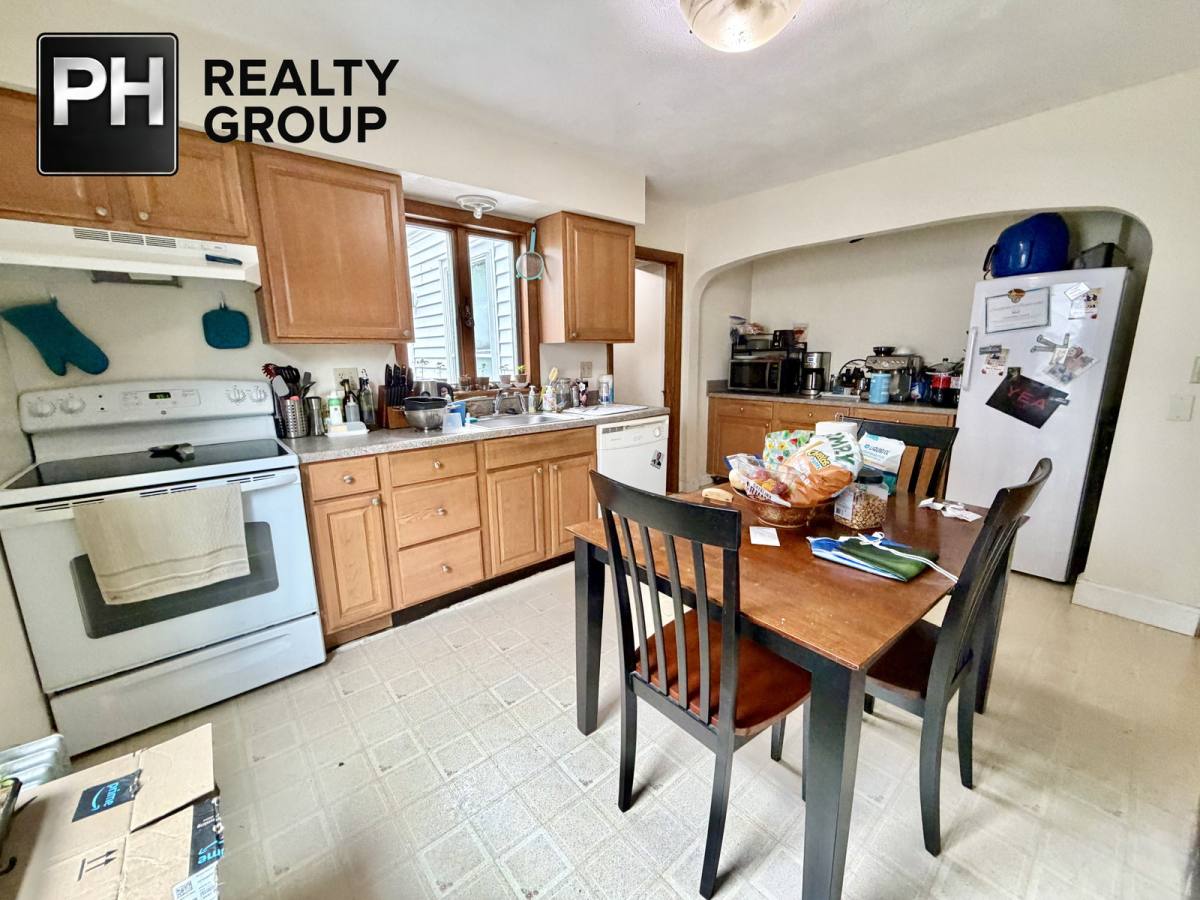 House for rent at 17 Clinton St, Newton, MA 02458