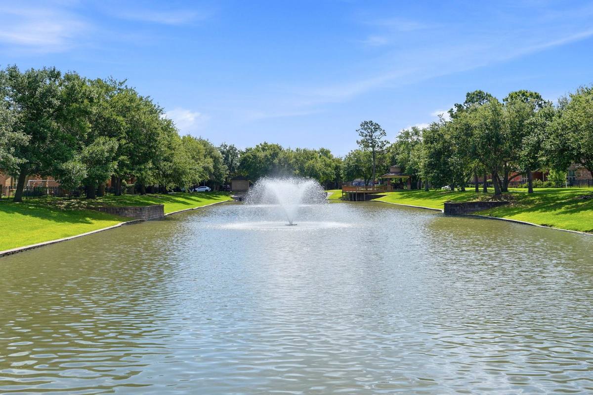 House for rent at 2718 Sunshade Court, Pearland, TX 77584