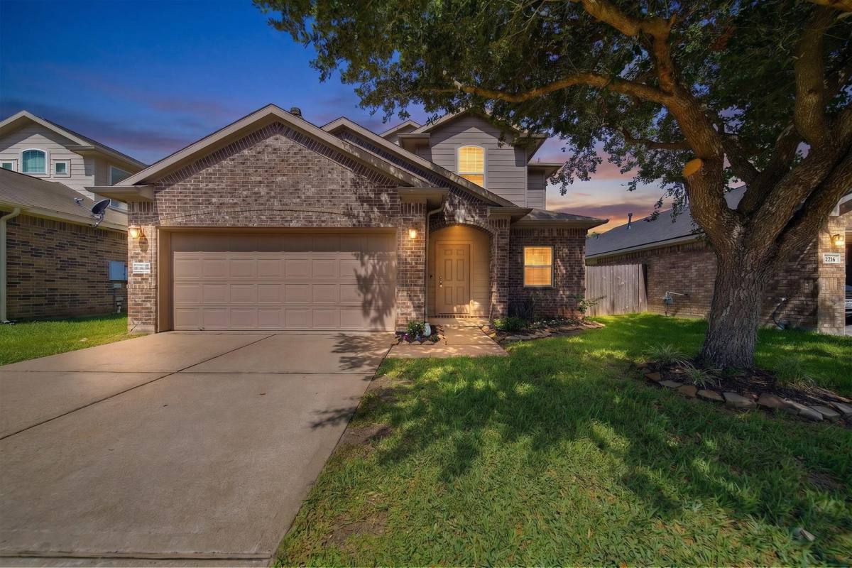 House for rent at 2718 Sunshade Court, Pearland, TX 77584