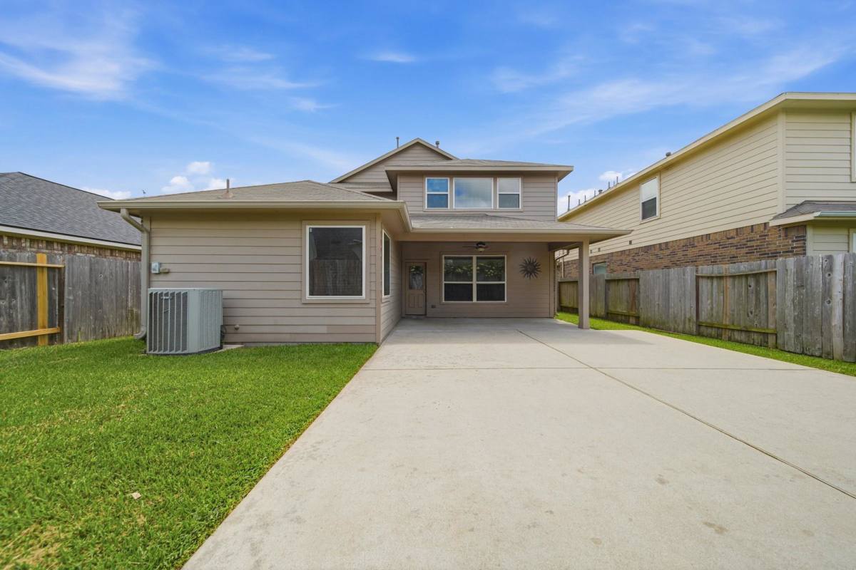 House for rent at 2718 Sunshade Court, Pearland, TX 77584
