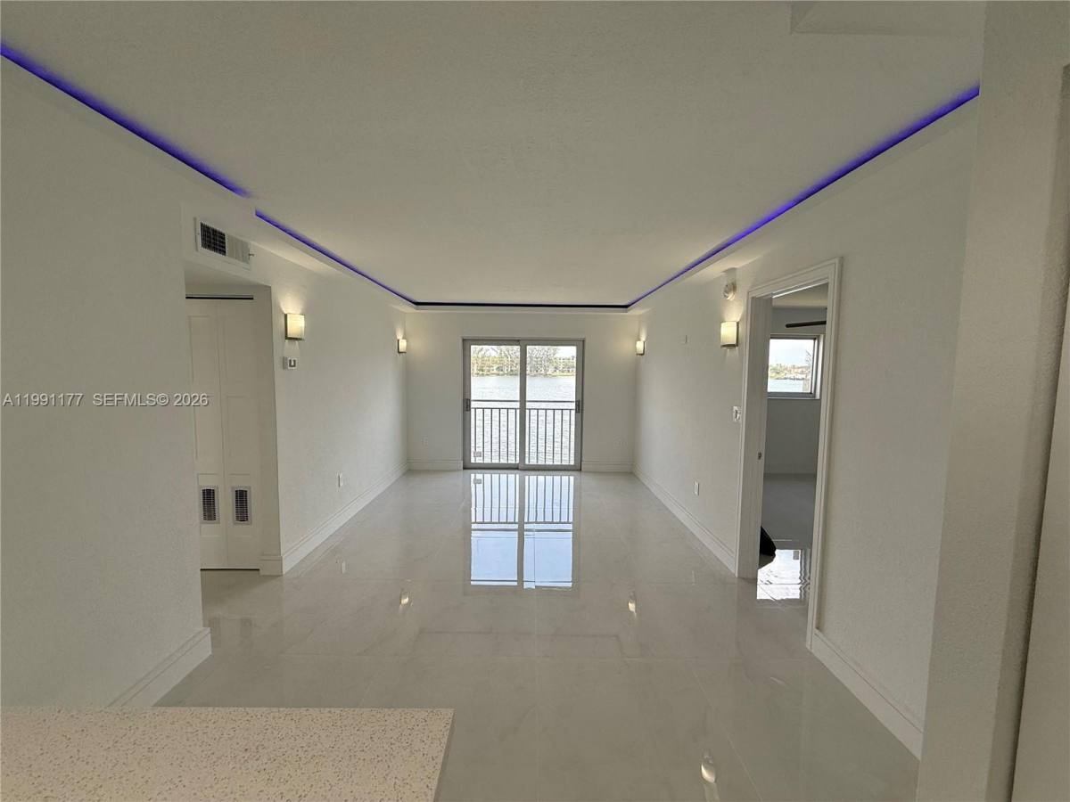 Apartment for rent at 9915 W Okeechobee Rd #2-201, Hialeah, FL 33016