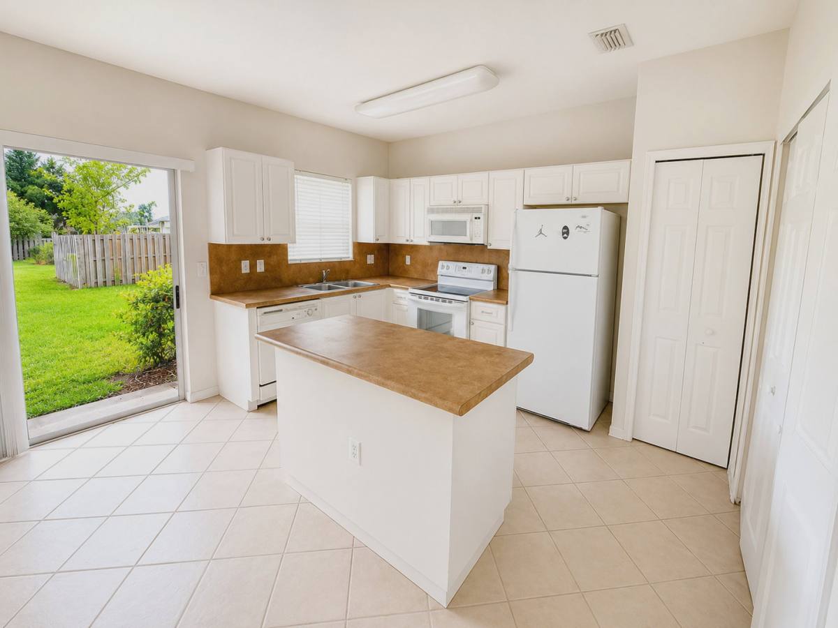 Apartment for rent at 1681 SE 31st Court, Homestead, FL 33035