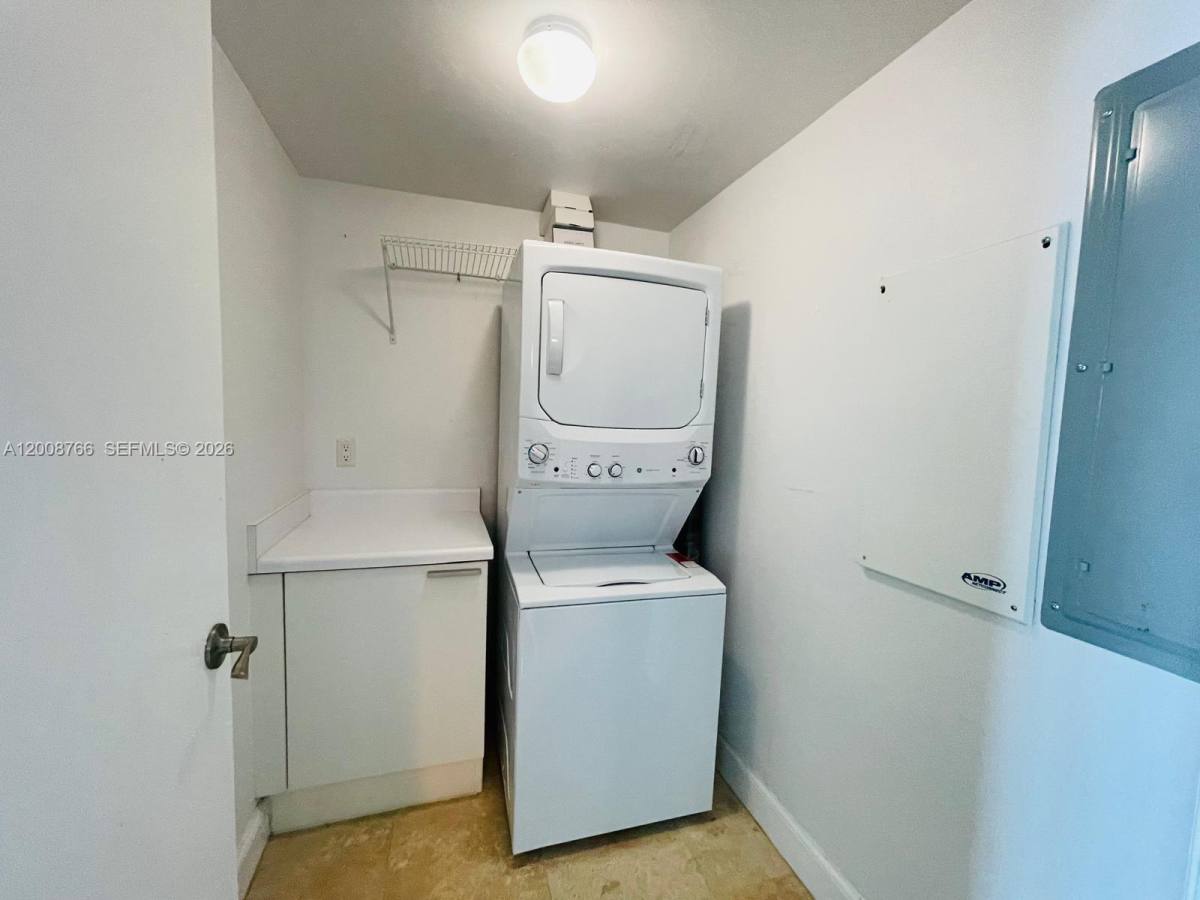 Apartment for rent at 14951 Royal Oaks Lane, Miami, FL 33181