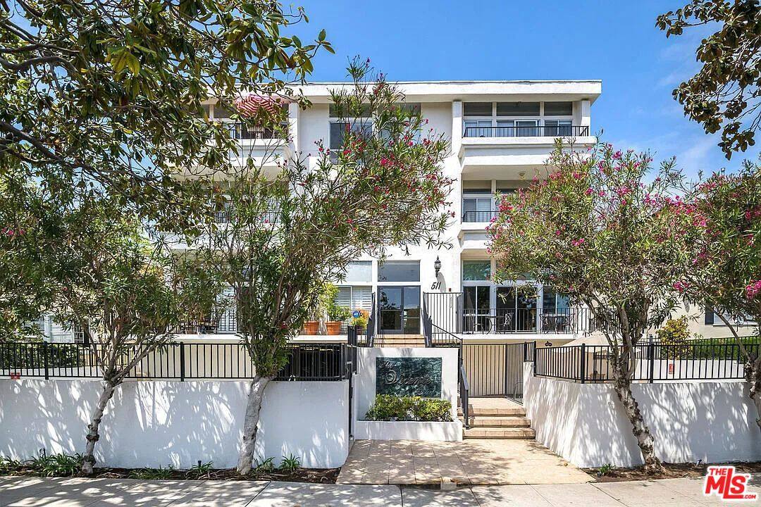Apartment for rent at 511 San Vicente Blvd #204, Santa Monica, CA 90402