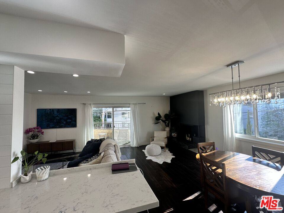 Apartment for rent at 451 S Barrington Ave #202, Los Angeles, CA 90049