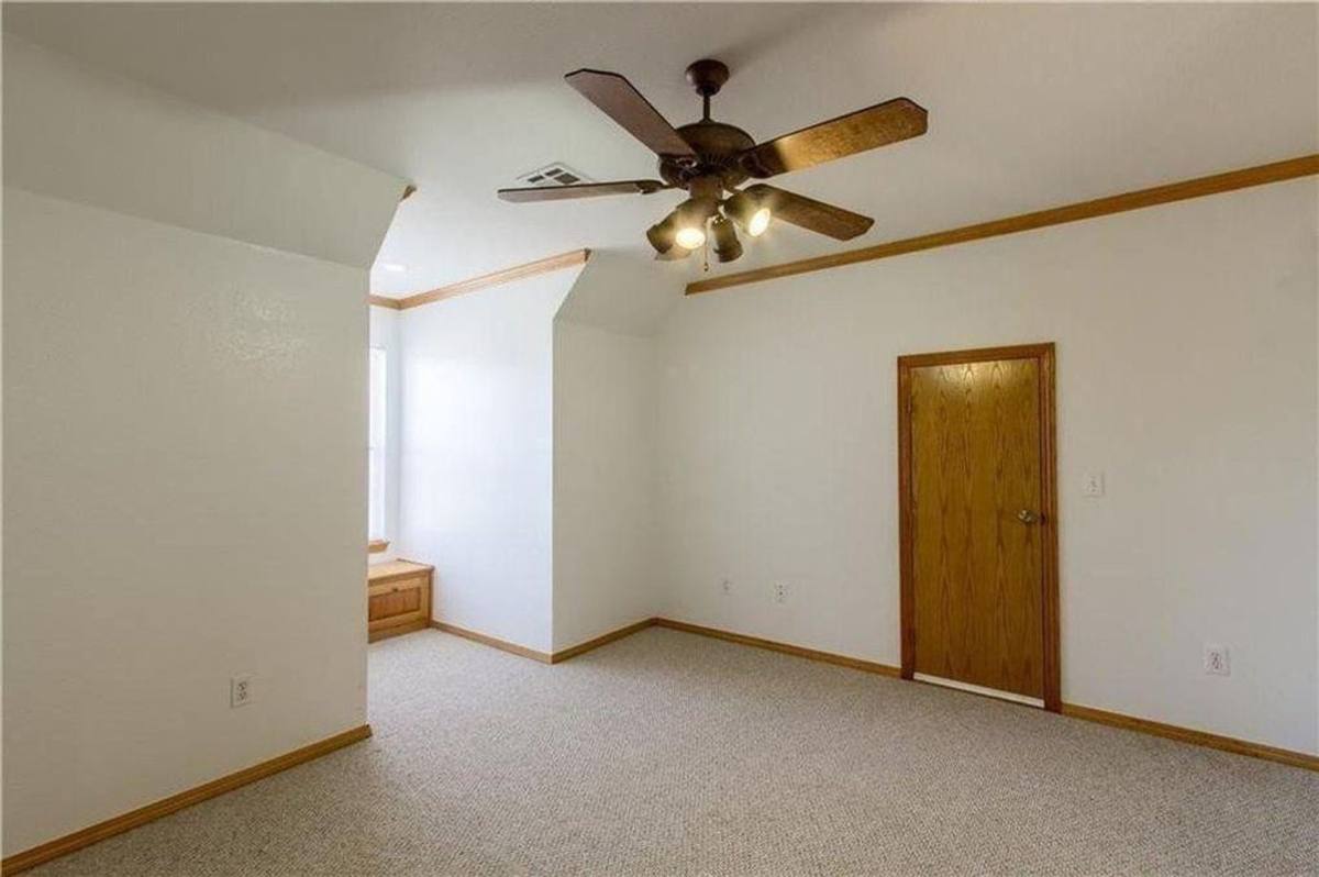 Apartment for rent at 9761 E Plentywood Rd, Bentonville, AR 72712
