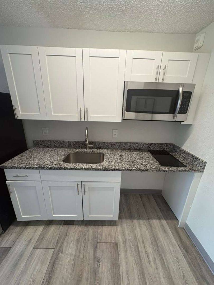Apartment for rent at 1057 Broward Rd, Jacksonville, FL 32218