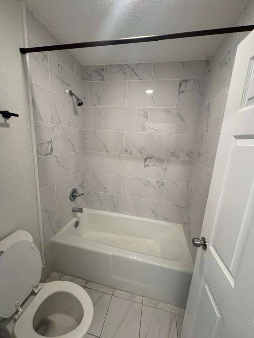 Apartment for rent at 1057 Broward Rd, Jacksonville, FL 32218