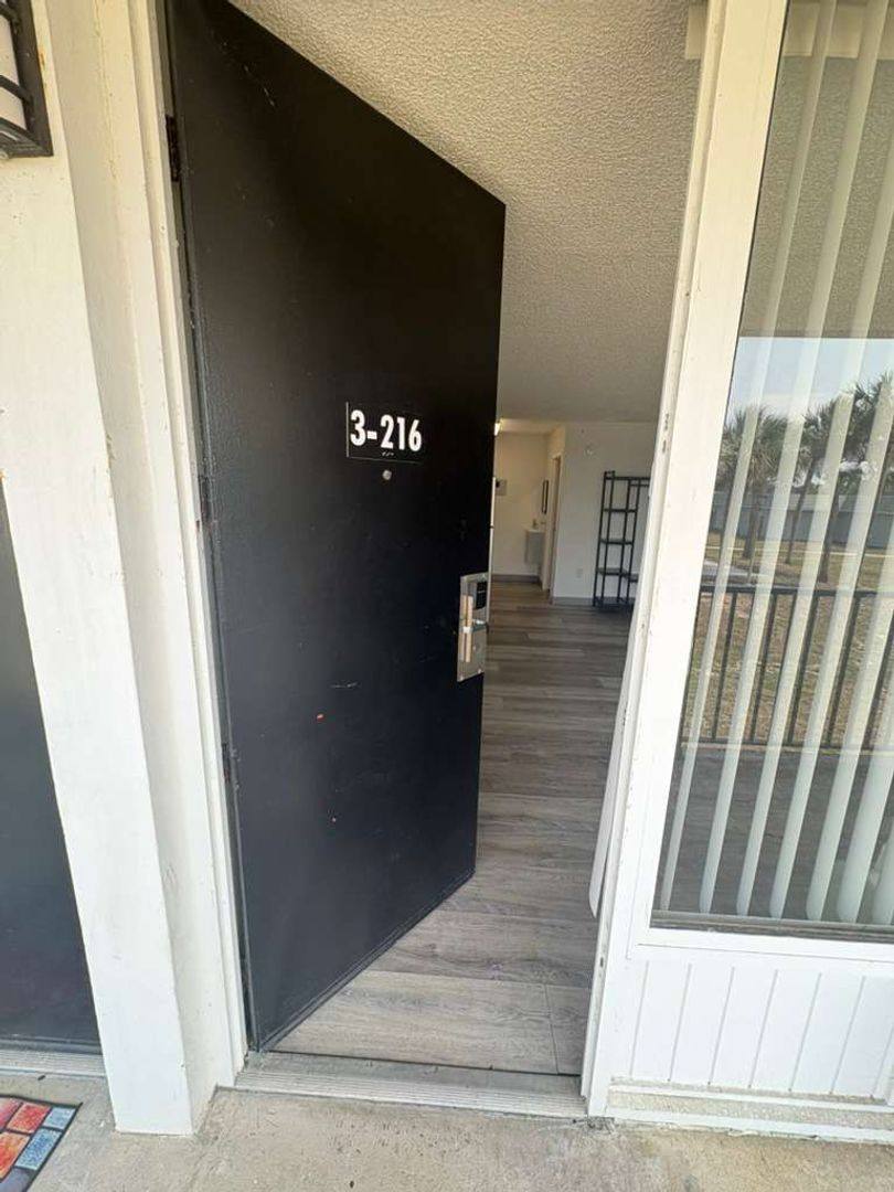 Apartment for rent at 1057 Broward Rd, Jacksonville, FL 32218