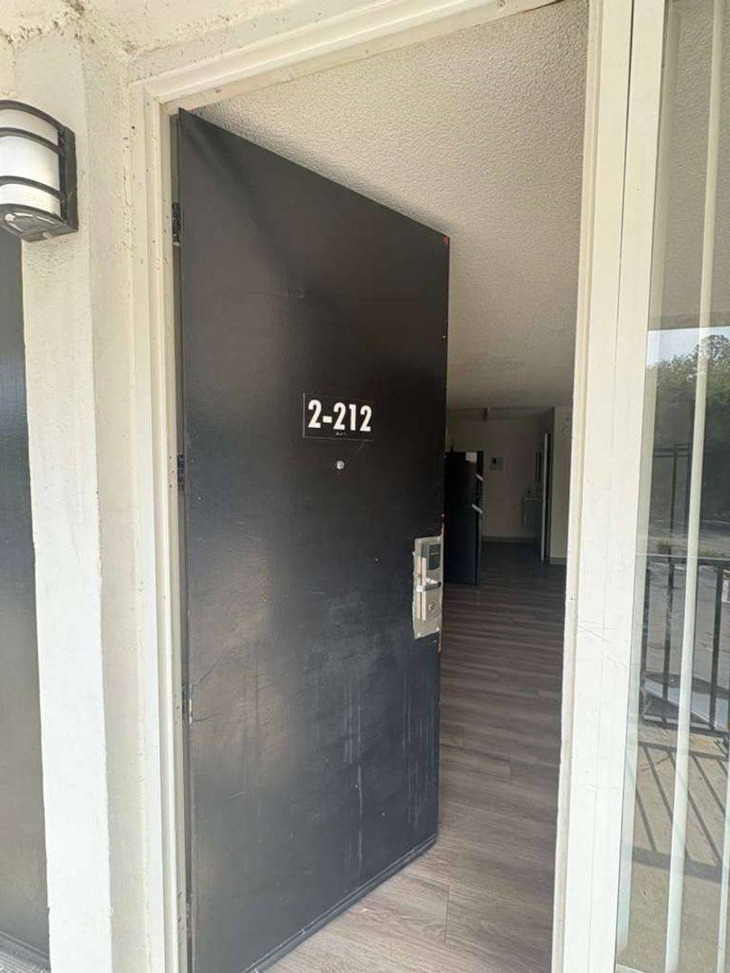 Apartment for rent at 1057 Broward Rd, Jacksonville, FL 32218
