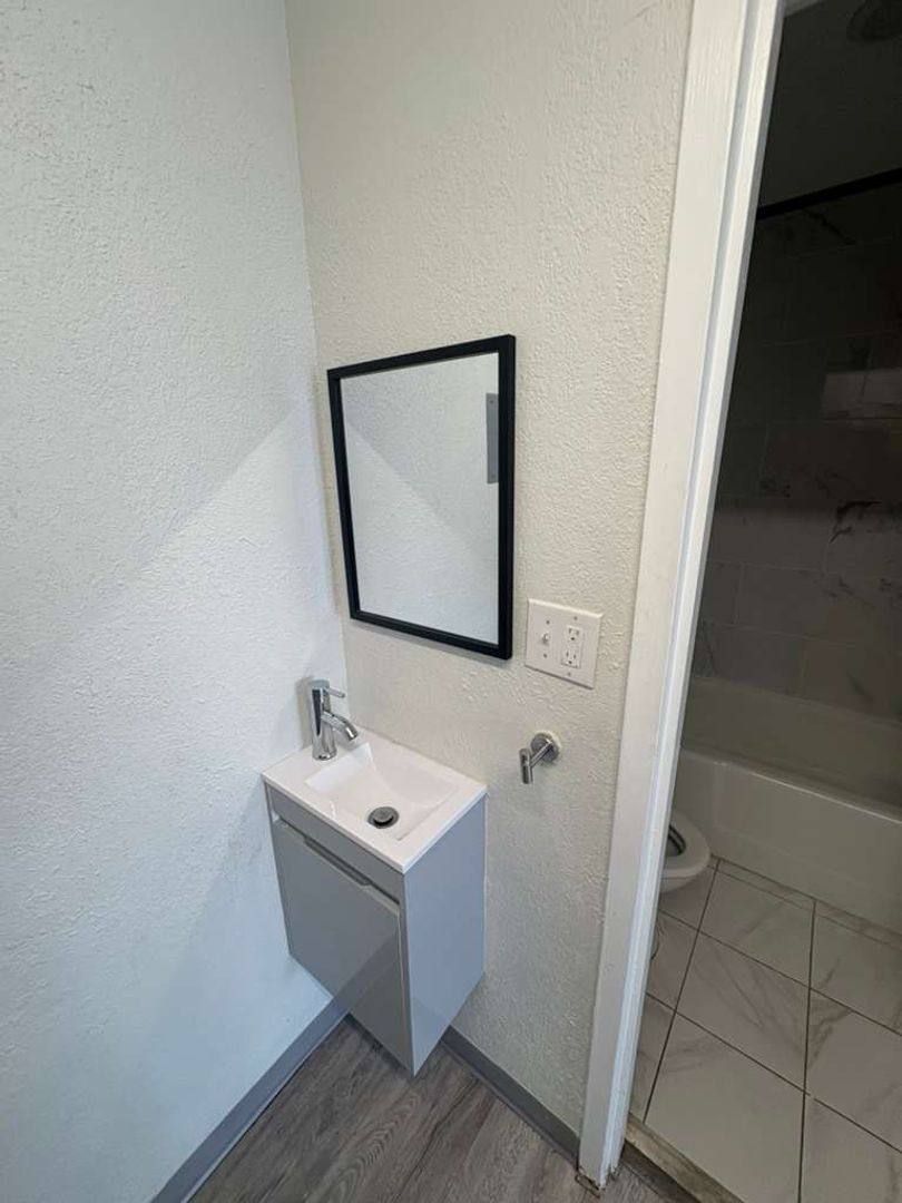 Apartment for rent at 1057 Broward Rd, Jacksonville, FL 32218