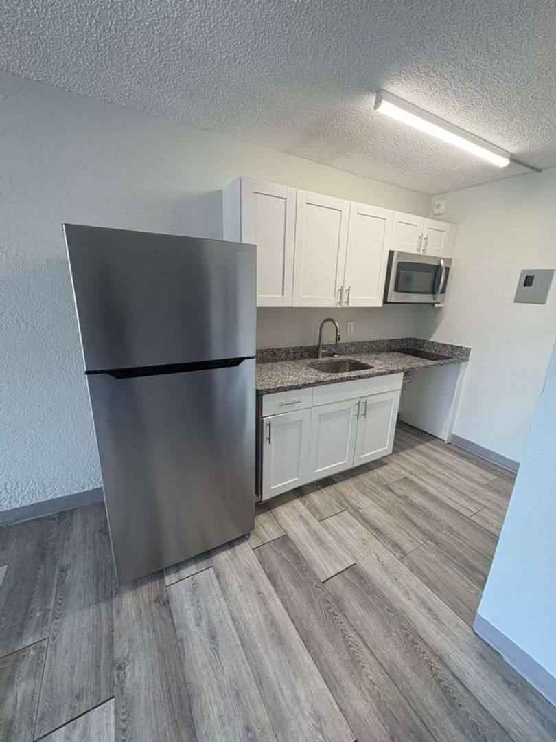Apartment for rent at 1057 Broward Rd, Jacksonville, FL 32218