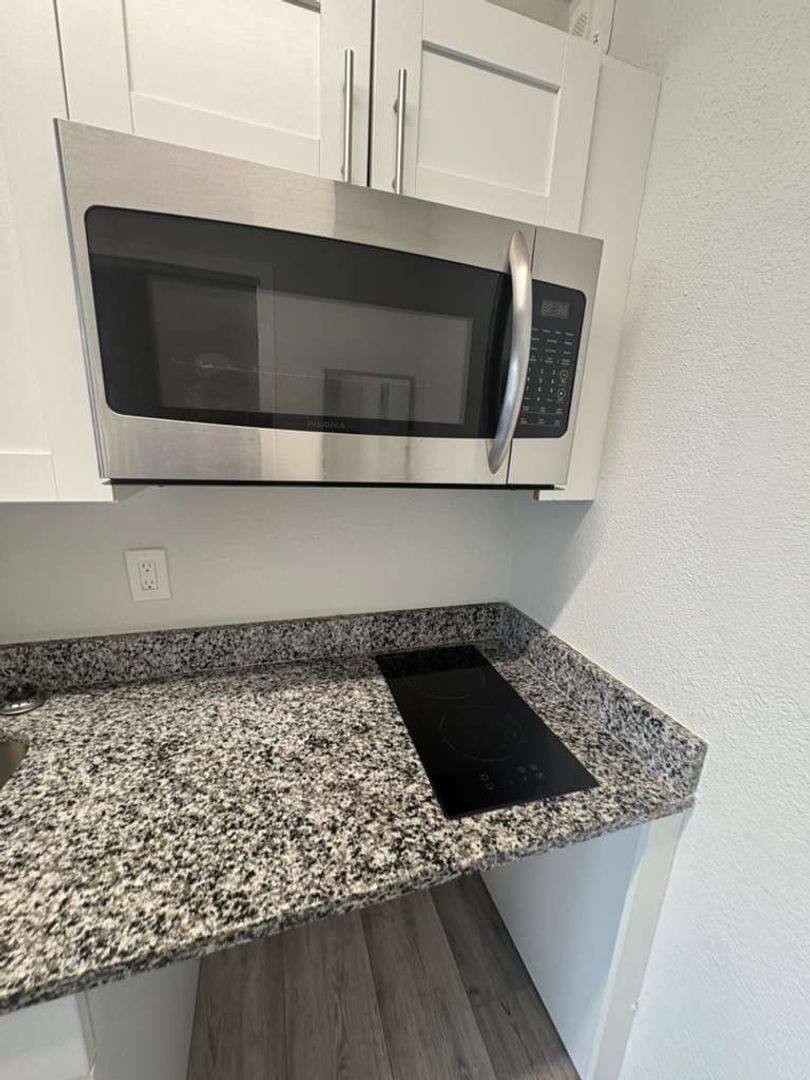 Apartment for rent at 1057 Broward Rd, Jacksonville, FL 32218