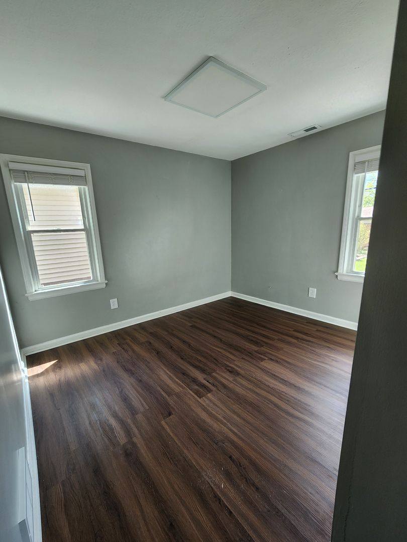 House for rent at 7048 Oakwood Rd, Cleveland, OH 44130