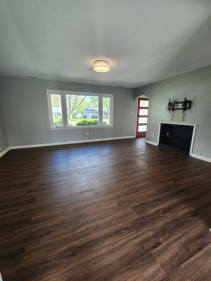 House for rent at 7048 Oakwood Rd, Cleveland, OH 44130