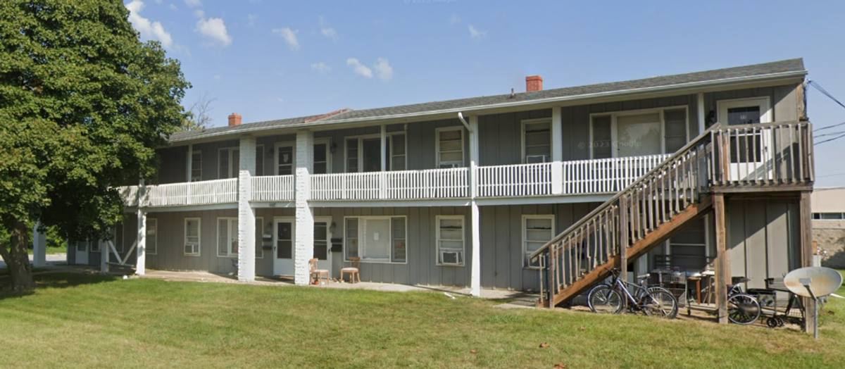 Apartment for rent at 2214 Peirce Ave, Bloomington, IL 61701