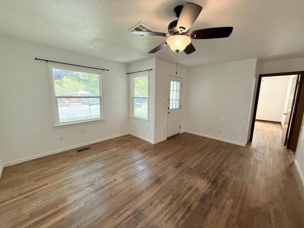 House for rent at 1004 S 3rd, Copperas Cove, TX 76522