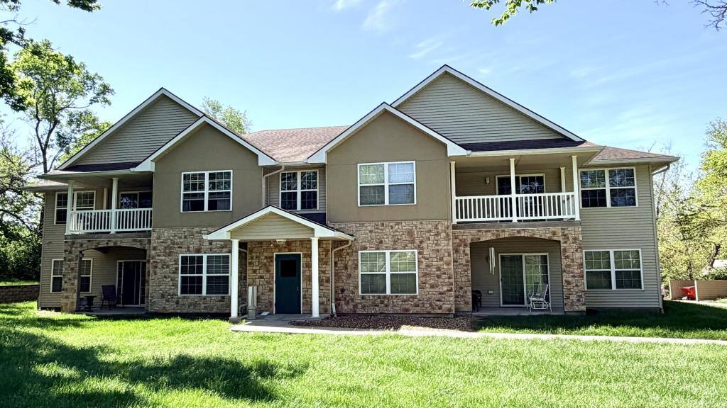 Apartment for rent at 1301 Tracy #103, Excelsior Springs, MO 64024