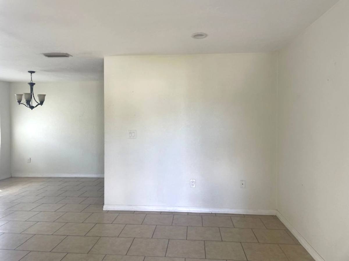Apartment for rent at 1856 A & 1858 B Debbie St, Sarasota, FL 34231