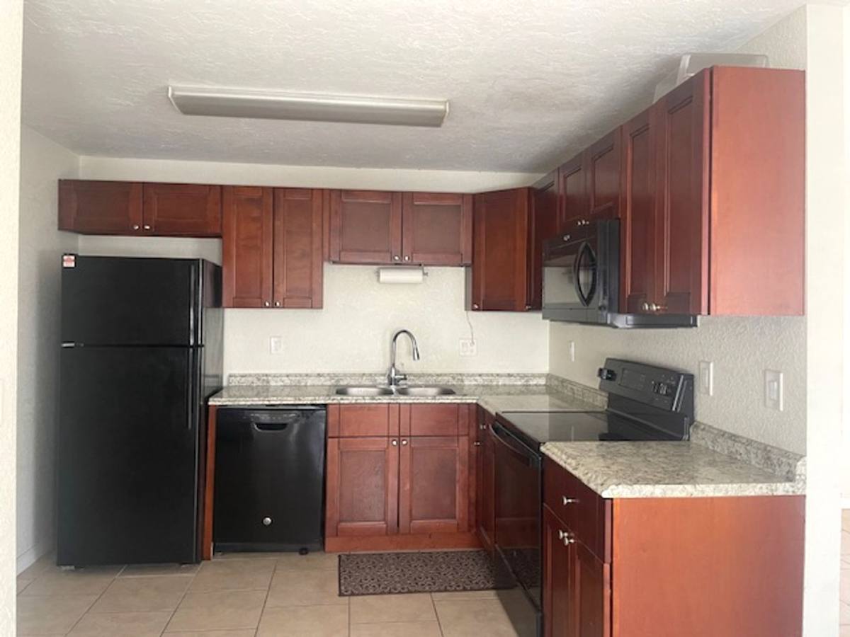 Apartment for rent at 1856 A & 1858 B Debbie St, Sarasota, FL 34231