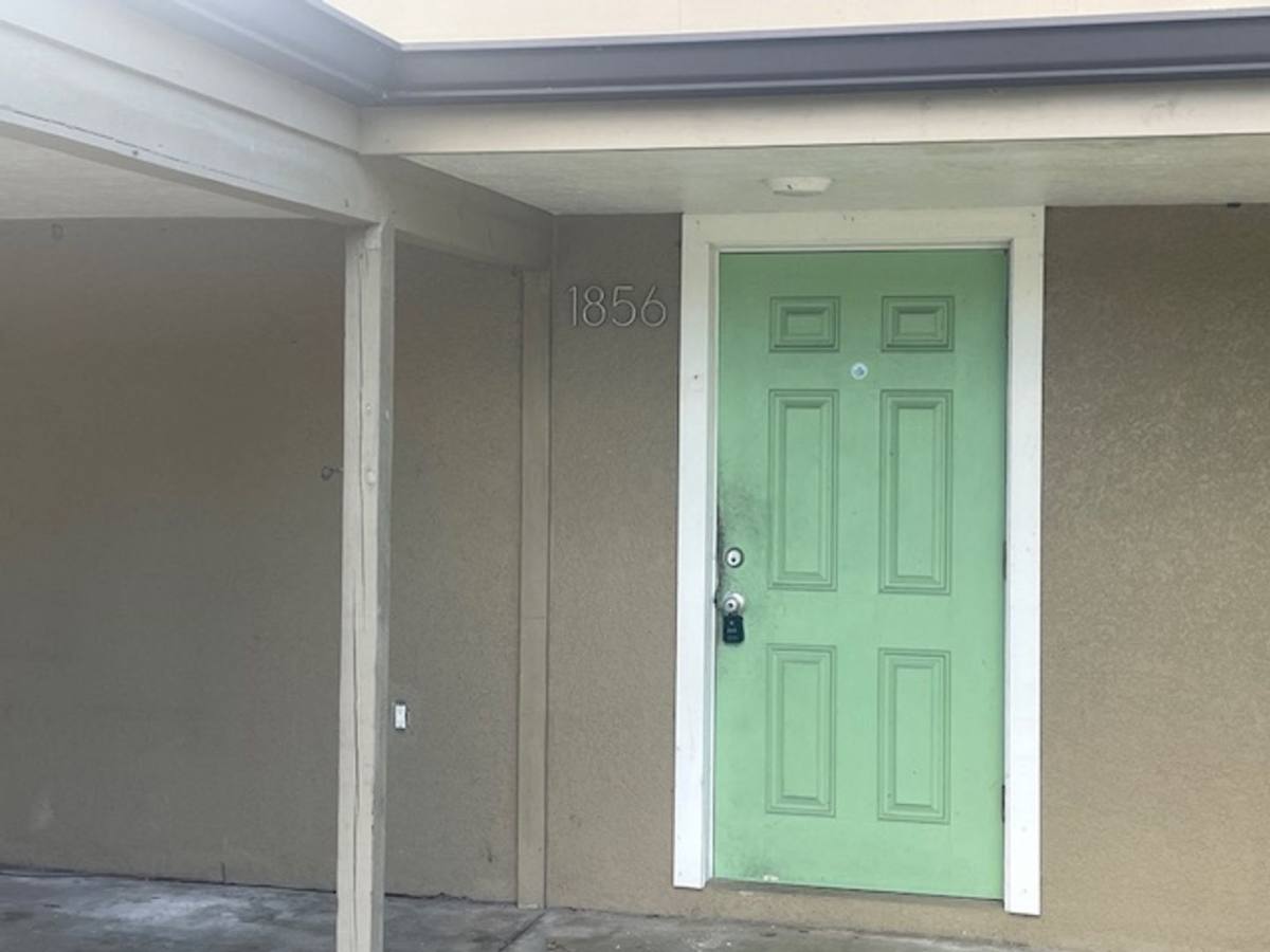 Apartment for rent at 1856 A & 1858 B Debbie St, Sarasota, FL 34231