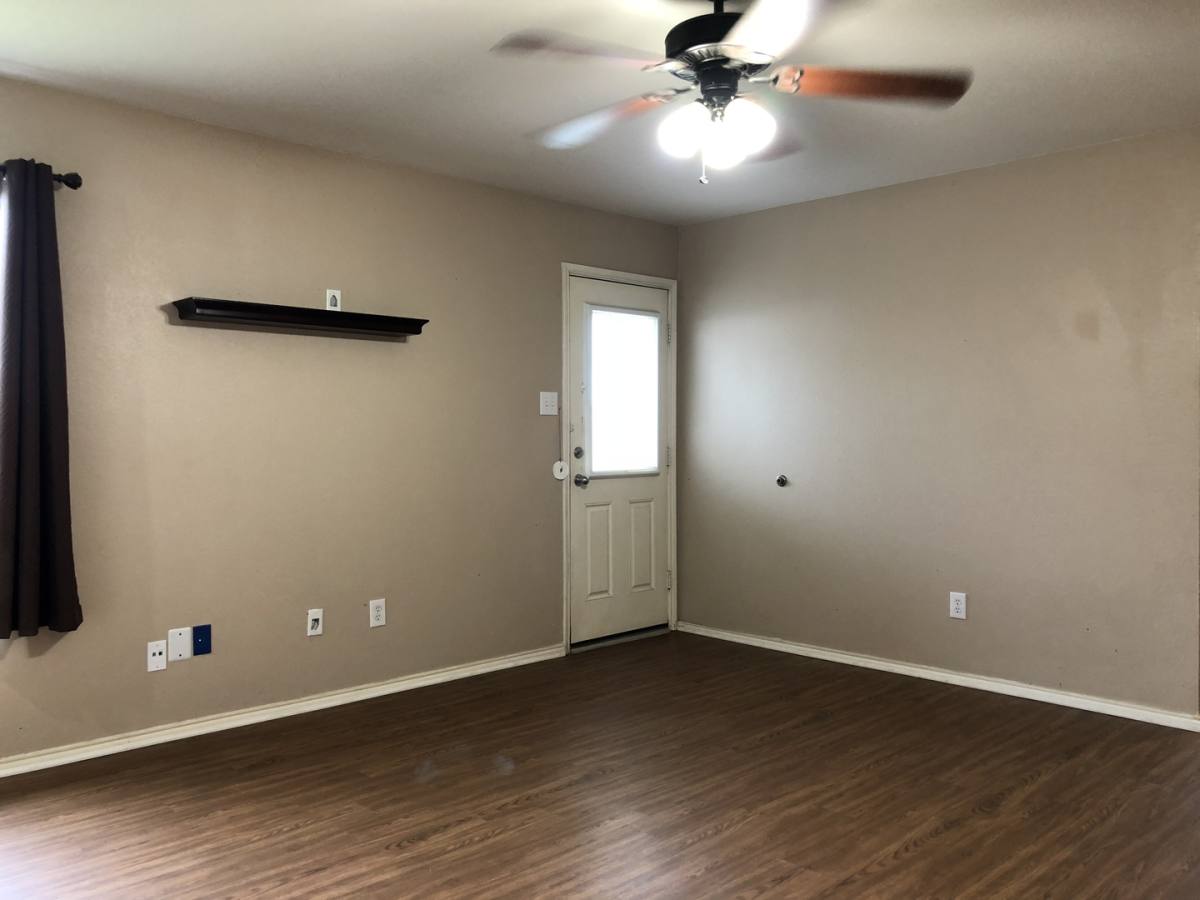 Townhouse for rent at 668 Stern Dr, Crowley, TX 76036