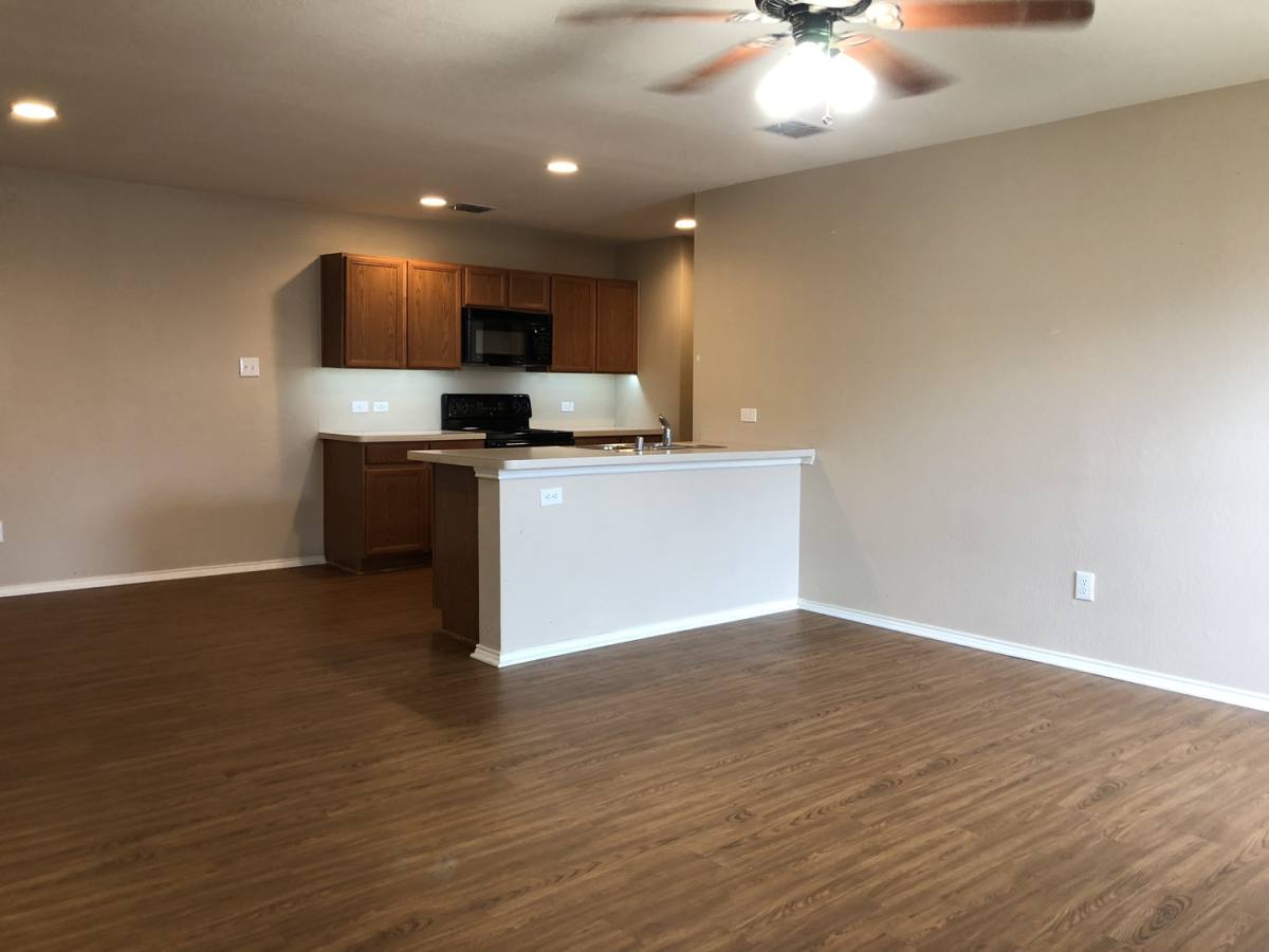 Townhouse for rent at 668 Stern Dr, Crowley, TX 76036