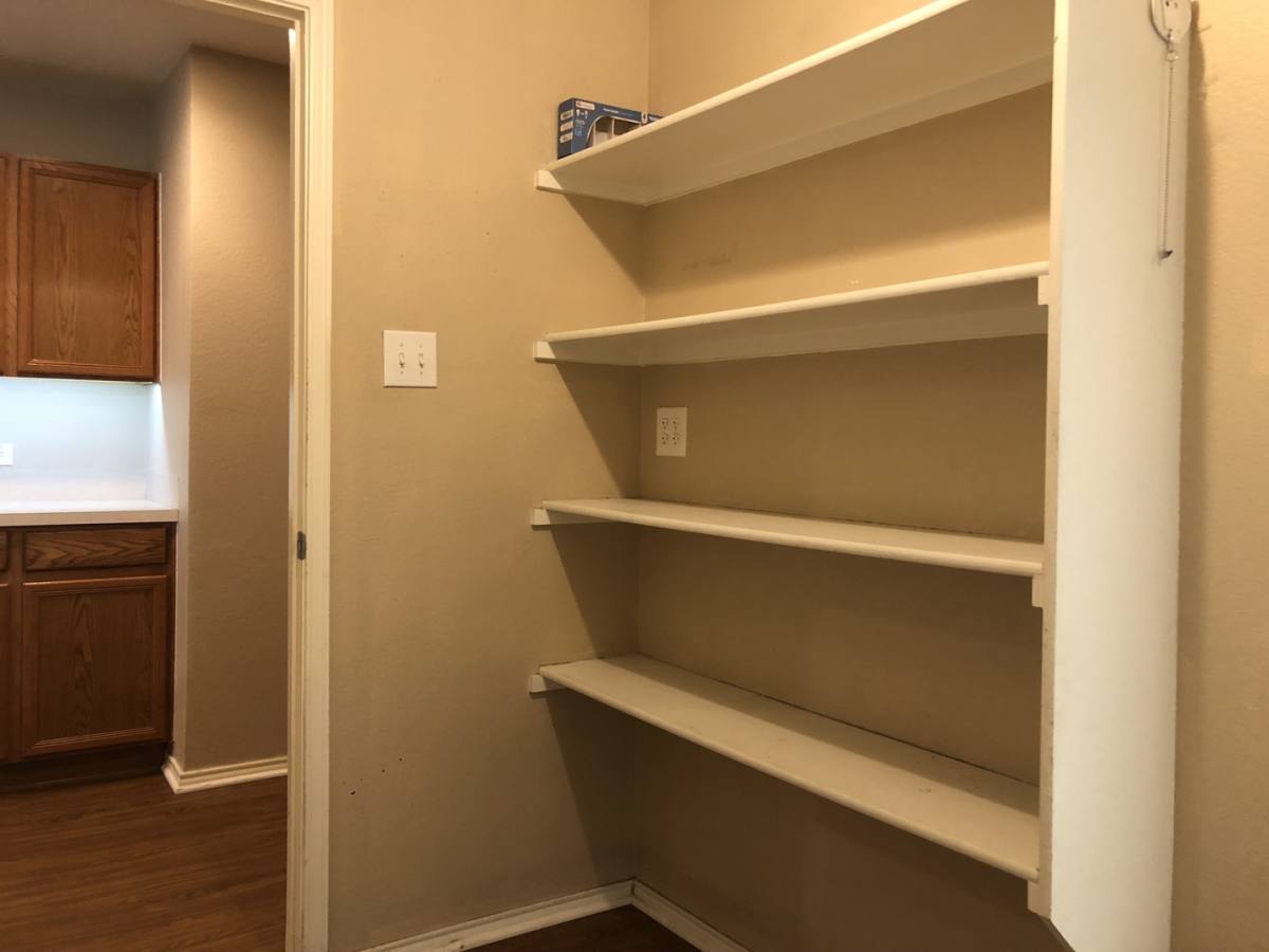 Townhouse for rent at 668 Stern Dr, Crowley, TX 76036
