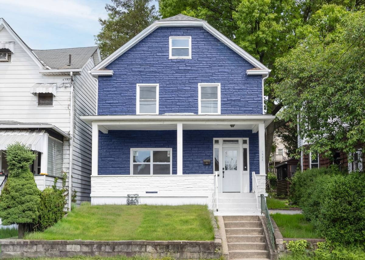 House for rent at 1922 Kenneth Ave, New Kensington, PA 15068