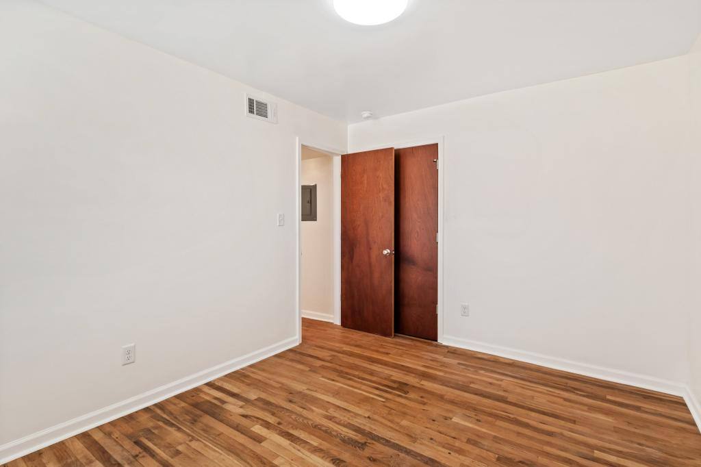 Apartment for rent at 377 E McLemore Ave #206, Memphis, TN 38106