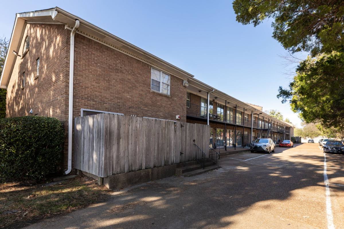 Apartment for rent at 5140 Wheelis Dr, Memphis, TN 38117