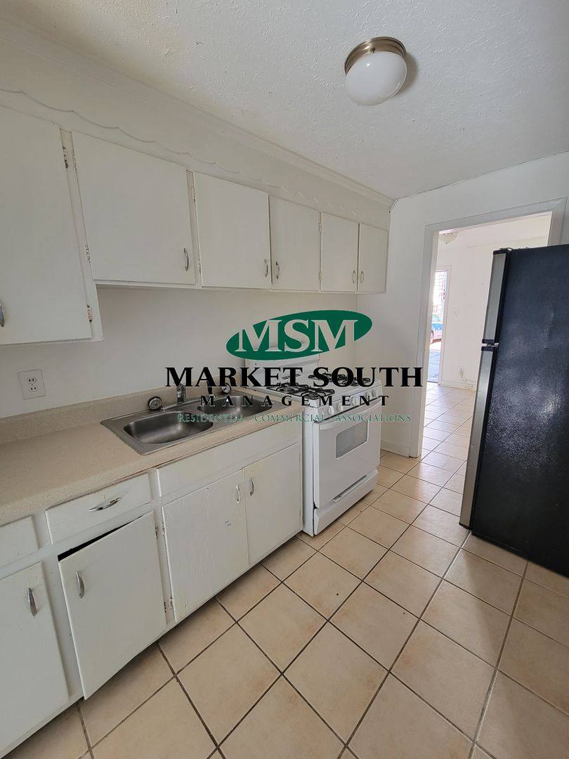 Apartment for rent at 216 1 2 E Charlton Lane, Savannah, GA 31401