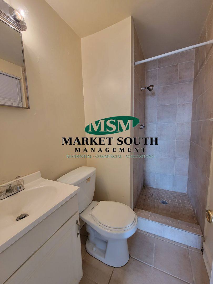 Apartment for rent at 216 1 2 E Charlton Lane, Savannah, GA 31401