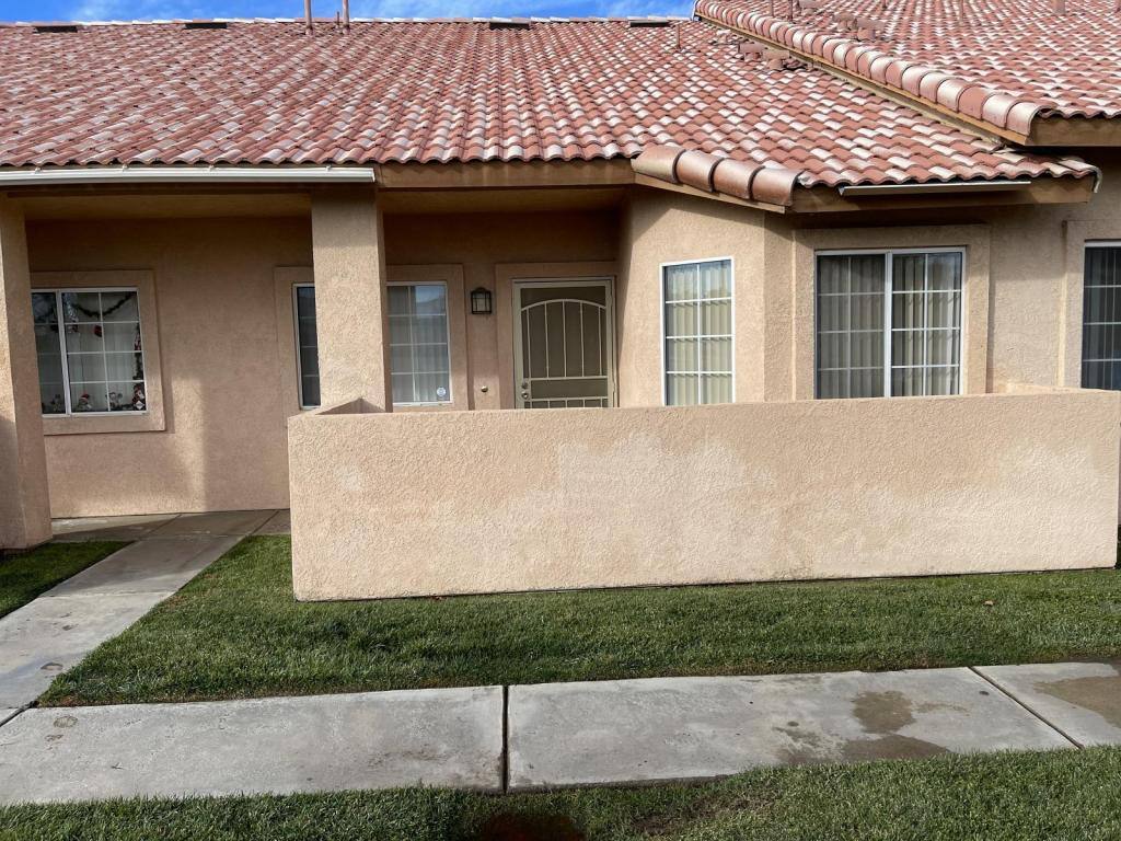 Townhouse for rent at 1647 Orchid Lane, Lancaster, CA 93535
