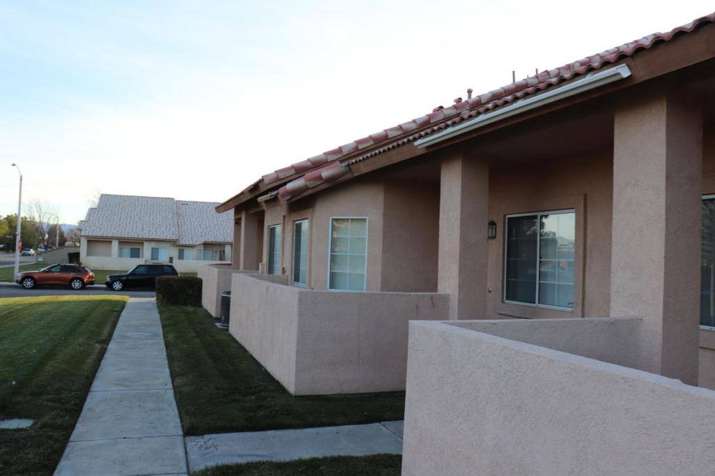 Townhouse for rent at 1647 Orchid Lane, Lancaster, CA 93535